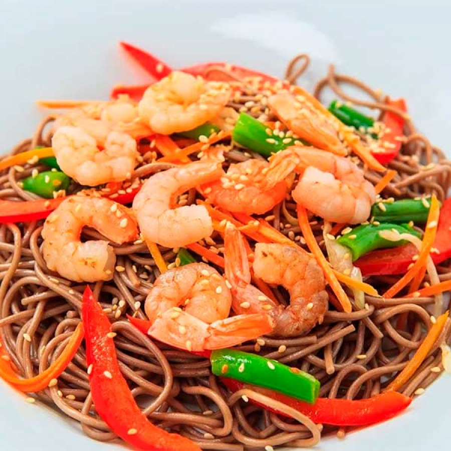 Лапша Соба с миндальным маслом и чесночными креветками